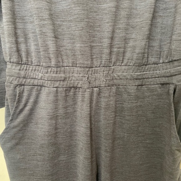 VUORI Lux Long Sleeve V-Neck Jogger Jumpsuit Midnight Heather Blue READ - Picture 6 of 10